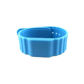 Open Type Silicone RFID Wristbands Waterproof , NFC 213 Custom RFID Wristbands